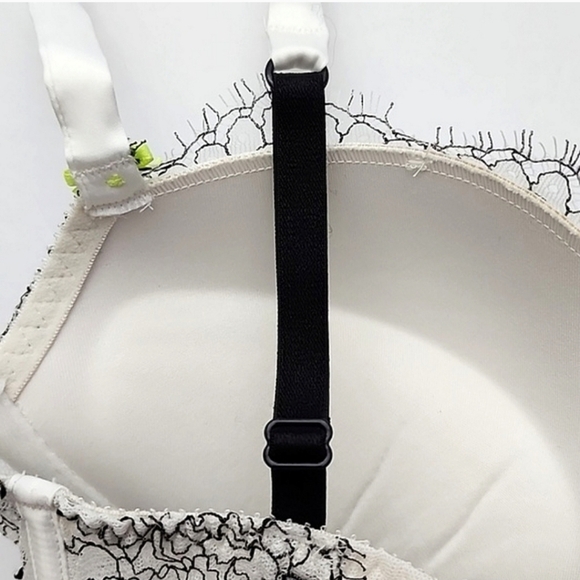 Victoria's Secret Very Sexy  Demi Buste Cream Black Lace Push Up 32D - Picture 8 of 16